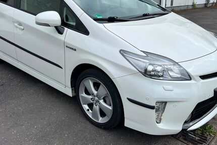 Toyota Prius 93.000 km 12.480 &euro; Düsseldorf 40589