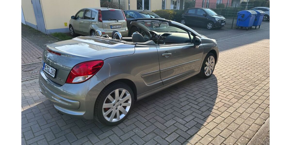 Peugeot 207 111.000 km 4.200 &euro; Mettmann 40822
