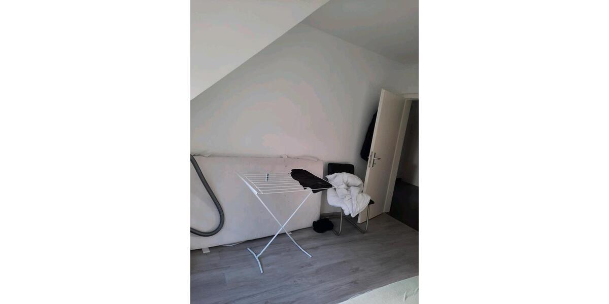 Dachgeschoßwohnung Essen Stadtbezirk III - 2.5 Zimmer, 48 m&sup2;, 469&euro; | Angebot:25875950