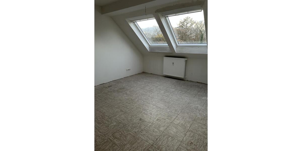 Dachgeschoßwohnung Duisburg Walsum - 2.5 Zimmer, 70 m&sup2;, 473&euro; | Angebot:23282116