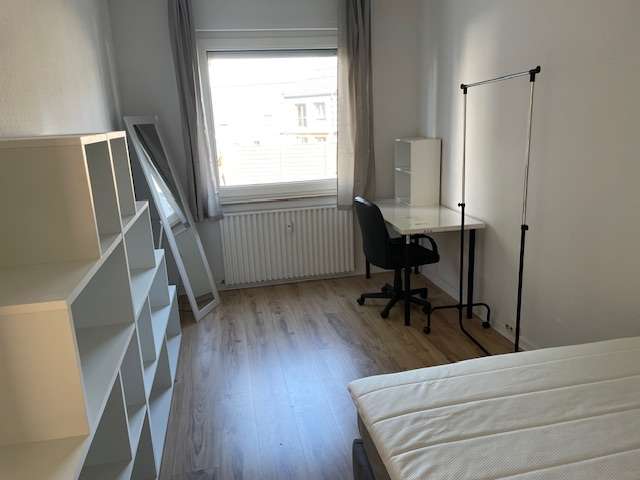 Zimmer Solingen Bech - 1 Zimmer, 590&euro; | Angebot:27186895