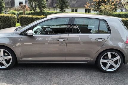VW Golf 113.000 km 8.750 &euro; Burscheid 51399