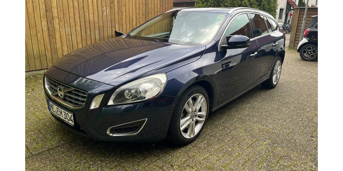 Volvo V60 158.000 km 13.500 &euro; Hilden 40724