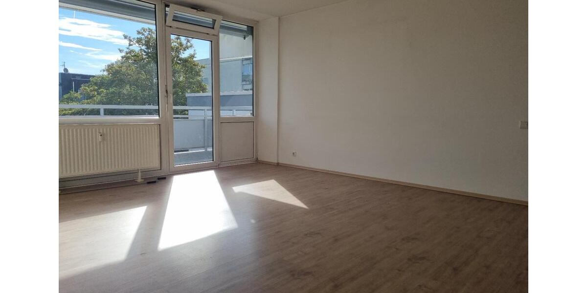 Etagenwohnung Neuss - 3 Zimmer, 83 m&sup2;, 315.000&euro; | Angebot:27533936