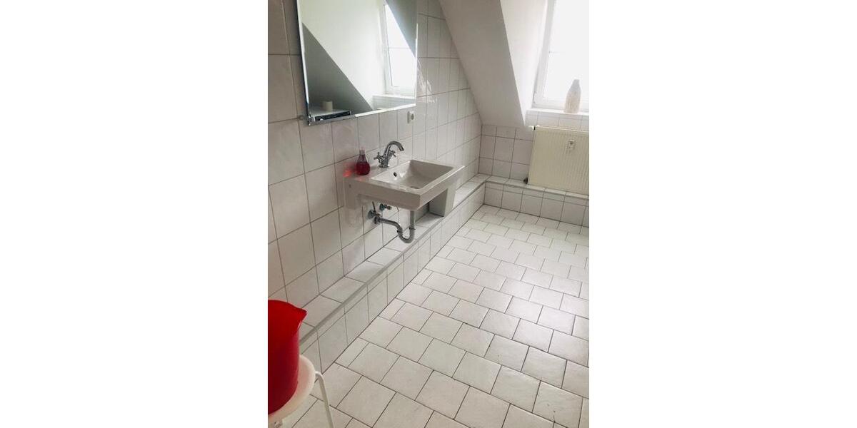 Dachgeschoßwohnung Gelsenkirchen Gelsenkirchen-Mitte - 1 Zimmer, 25 m&sup2;, 450&euro; | Angebot:25875972