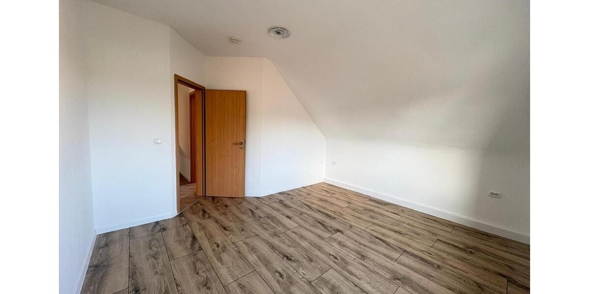 Dachgeschoßwohnung Gelsenkirchen Gelsenkirchen-Nord - 3 Zimmer, 58 m&sup2;, 450&euro; | Angebot:25978246