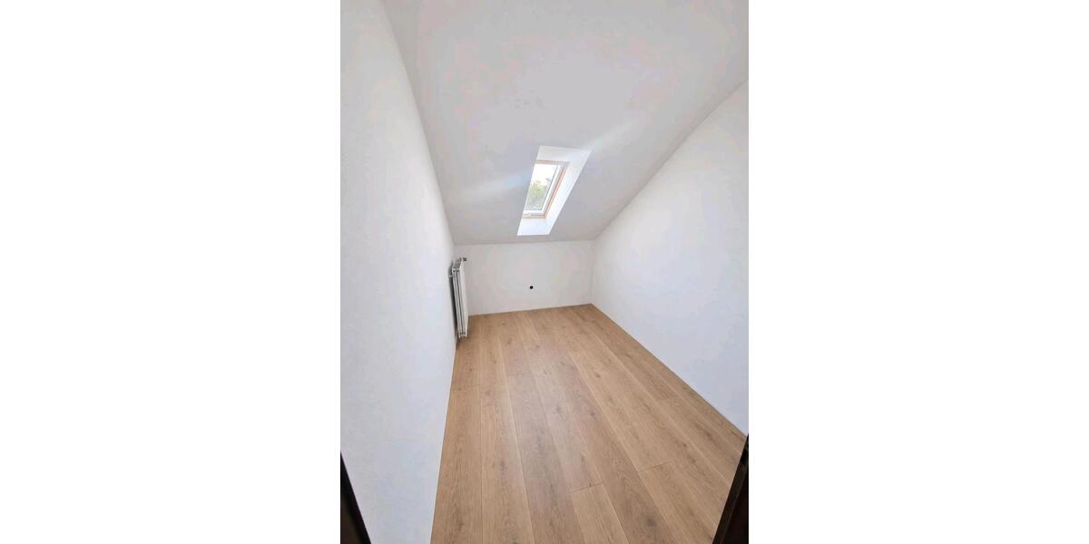 Dachgeschoßwohnung Bochum Altenbochum - 3.5 Zimmer, 95 m&sup2;, 950&euro; | Angebot:27550520