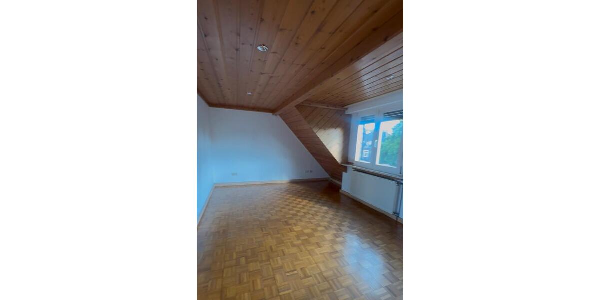 Dachgeschoßwohnung Meerbusch Kierst - 2.5 Zimmer, 59 m&sup2;, 790&euro; | Angebot:25226714