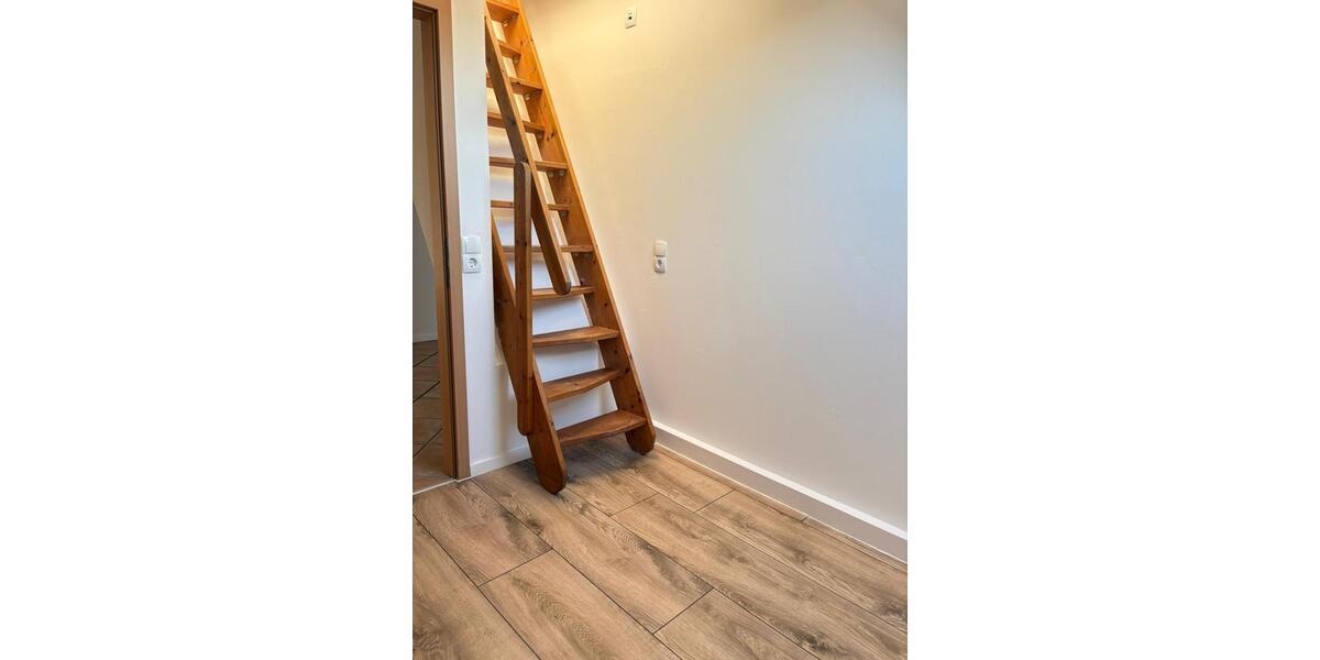 Dachgeschoßwohnung Gelsenkirchen Gelsenkirchen-Nord - 3 Zimmer, 58 m&sup2;, 450&euro; | Angebot:25978246