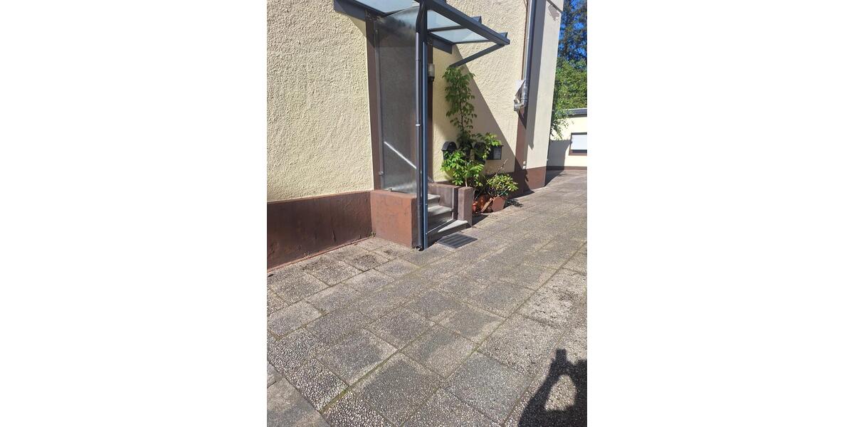 Etagenwohnung Langenfeld (Rheinland) - 9 Zimmer, 212 m&sup2;, 3.500&euro; | Angebot:26385101