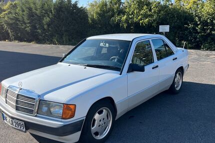 Mercedes-Benz 190 301.781 km 1.700 &euro; Meerbusch 40668