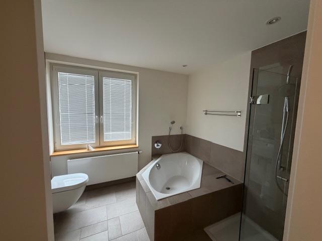 Etagenwohnung Solingen - 3 Zimmer, 105 m&sup2;, 1.350&euro; | Angebot:25571572