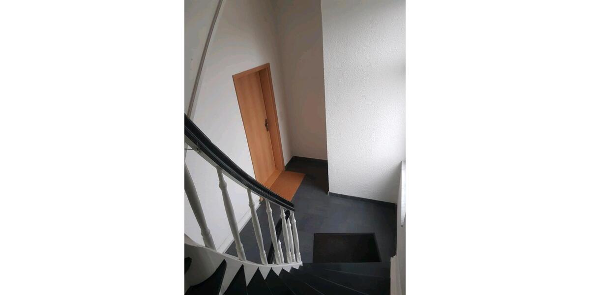 Dachgeschoßwohnung Solingen - 3 Zimmer, 100 m&sup2;, 1.190&euro; | Angebot:25974947