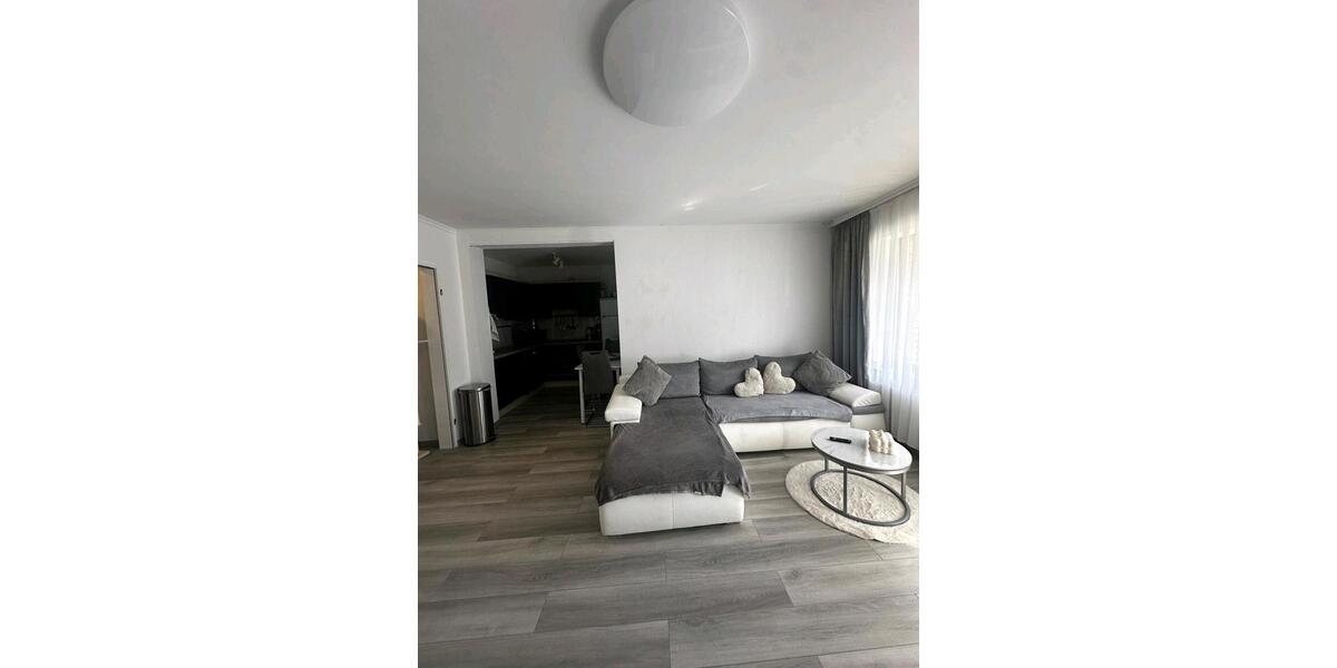 Hochparterre Duisburg Mittelmeiderich - 2 Zimmer, 47 m&sup2;, 430&euro; | Angebot:27580363