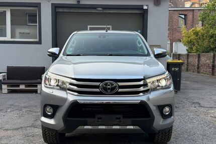 Toyota Hilux 181.000 km 28.390 &euro; Düsseldorf 40227