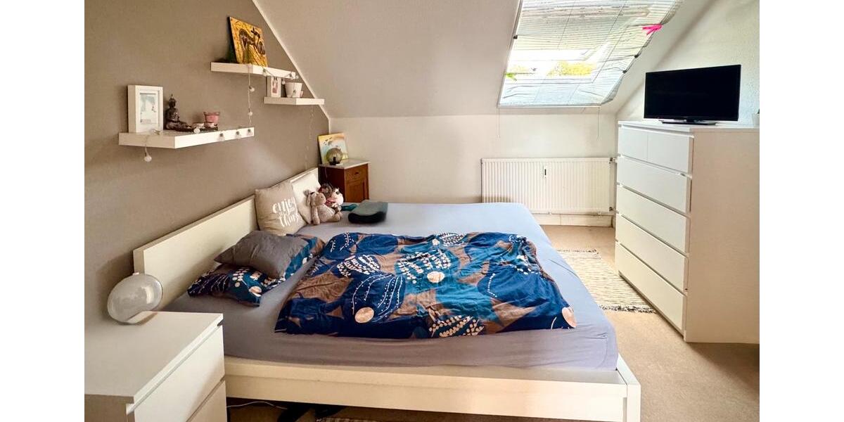 Dachgeschoßwohnung Solingen Wald - 3 Zimmer, 129 m&sup2;, 1.150&euro; | Angebot:27589816