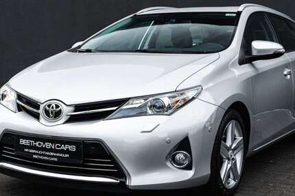 Toyota Auris 55.300 km 15.750 &euro; Solingen 42655