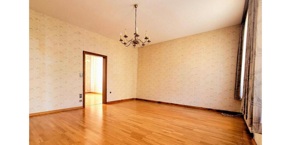 Etagenwohnung Wuppertal Gemarkung Langerfeld - 4 Zimmer, 92 m&sup2;, 670&euro; | Angebot:25723640