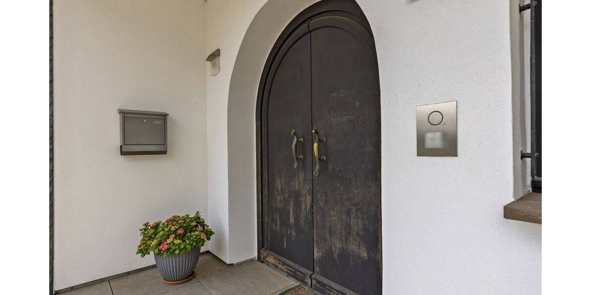 Großzügiges Einfamilienhaus mit einer Einheit für ein stilles Gewerbe - Einfamilienhaus Radevormwald Innenstadt | Angebot:26894787