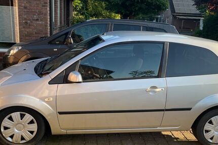 Ford Fiesta 80.000 km 2.800 &euro; Essen 45131
