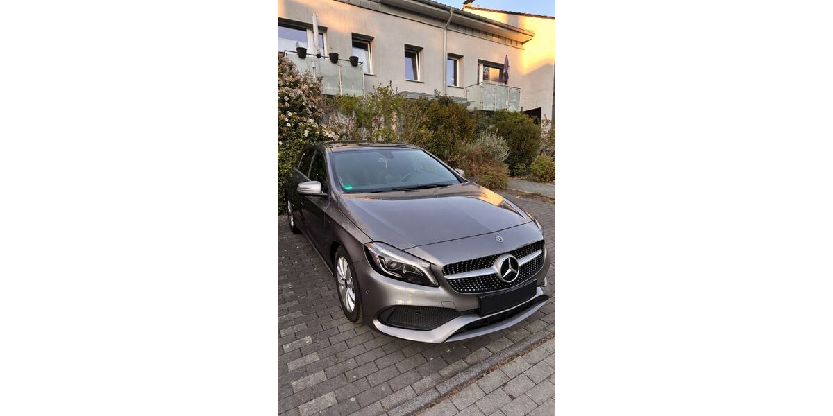 Mercedes-Benz A 180 129.100 km 17.400 &euro; Mülheim an der Ruhr 45481