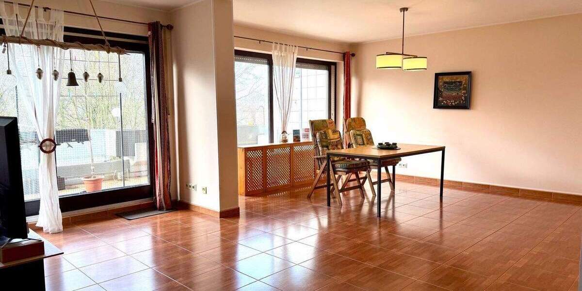 Etagenwohnung Düsseldorf Unterbach - 4 Zimmer, 109 m&sup2;, 359.000&euro; | Angebot:25687320