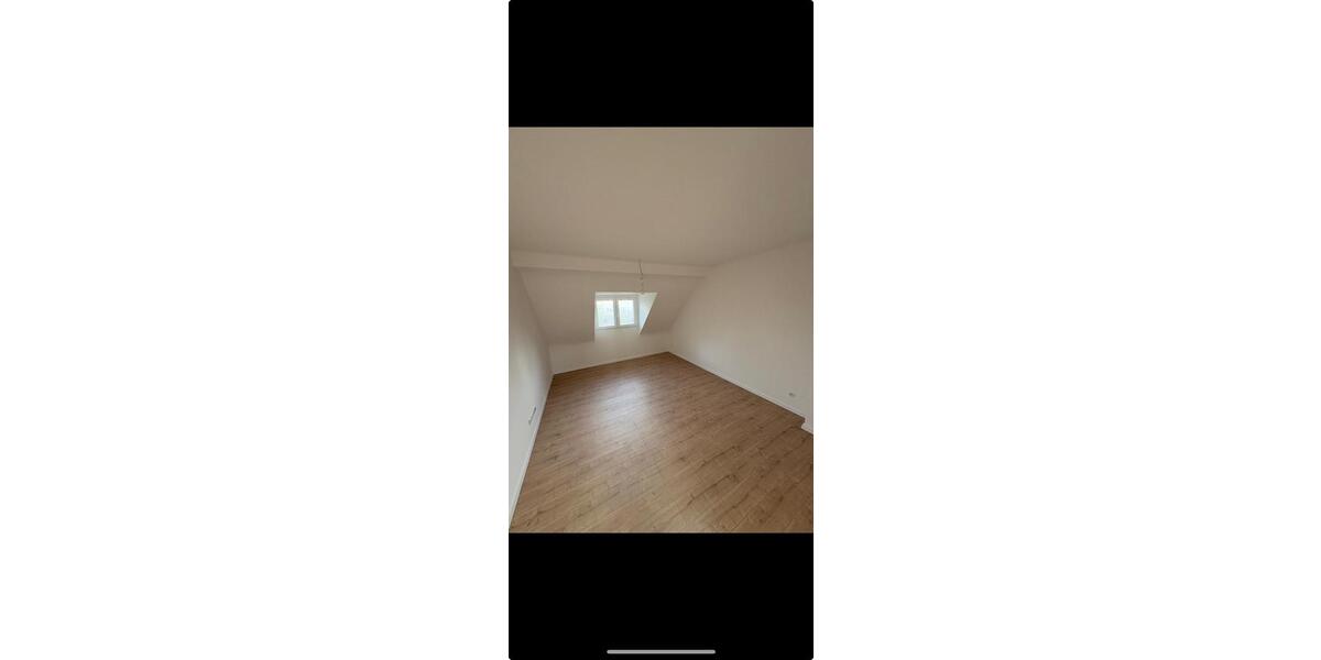 Dachgeschoßwohnung Duisburg Huckingen - 1 Zimmer, 69 m&sup2;, 980&euro; | Angebot:25995549