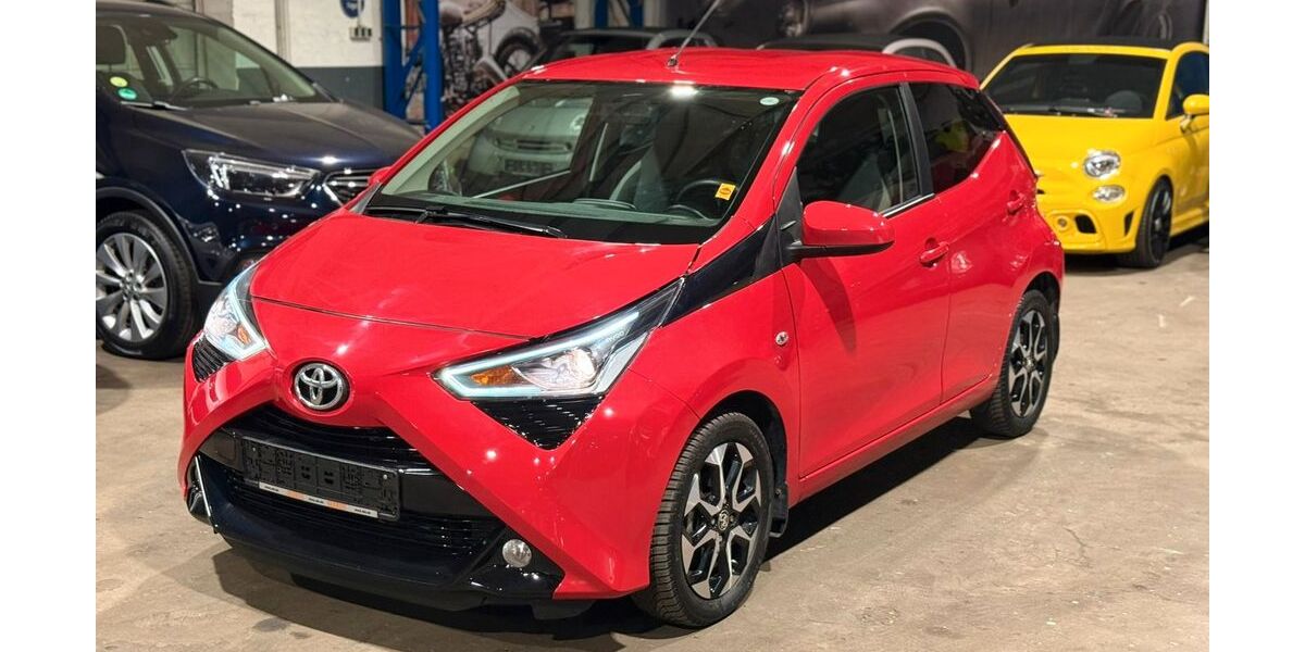 Toyota Aygo (X) 14.800 km 14.290 &euro; Wuppertal 42349