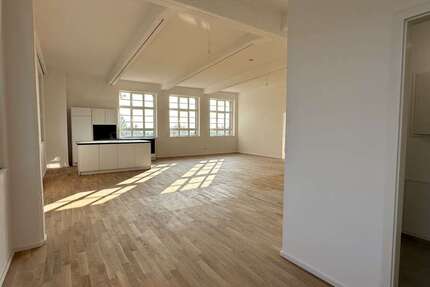 Wohnung Wermelskirchen - 3 Zimmer, 133 m&sup2;, 1.700&euro; | Angebot:26963405