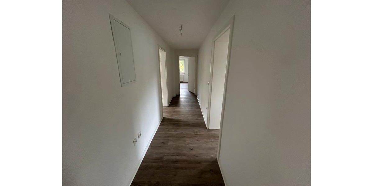 Dachgeschoßwohnung Essen Stadtbezirk VI - 3 Zimmer, 72 m&sup2;, 548&euro; | Angebot:26275256