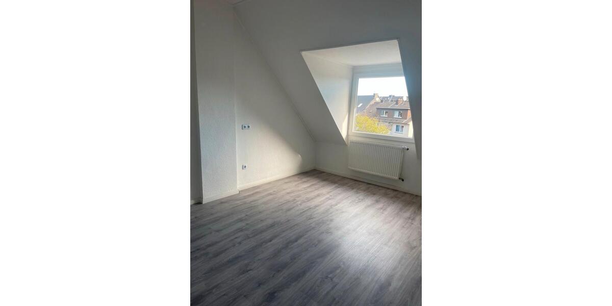 Dachgeschoßwohnung Duisburg Hamborn - 2 Zimmer, 80 m&sup2;, 750&euro; | Angebot:27567733