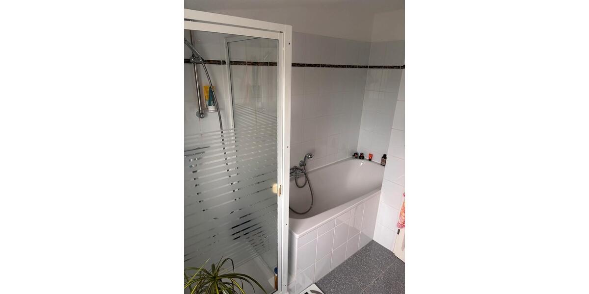 Dachgeschoßwohnung Hilden - 3 Zimmer, 77 m&sup2;, 242.000&euro; | Angebot:26955708