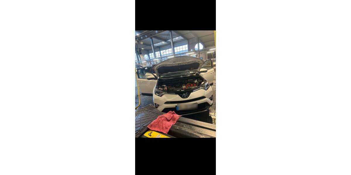 Toyota RAV 4 100.300 km 21.500 &euro; Duisburg 47198