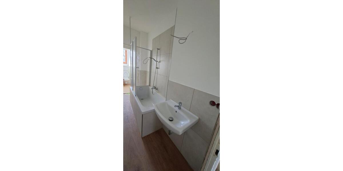 Etagenwohnung Duisburg Hamborn - 4 Zimmer, 130 m&sup2;, 855&euro; | Angebot:25904672