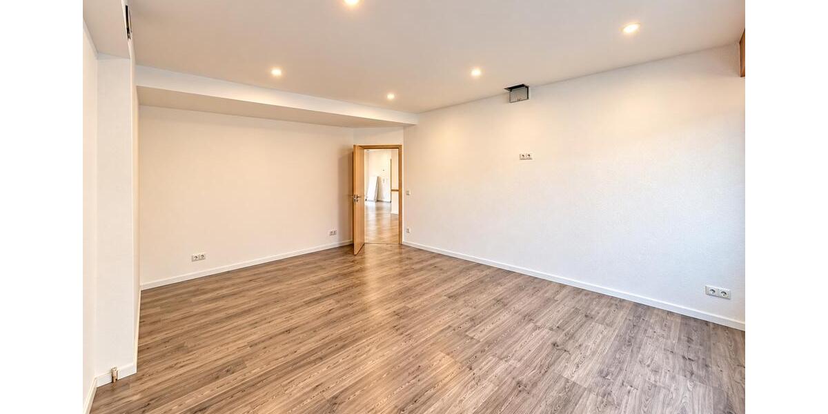 Etagenwohnung Gladbeck - 6 Zimmer, 153 m&sup2;, 1.450&euro; | Angebot:27571256