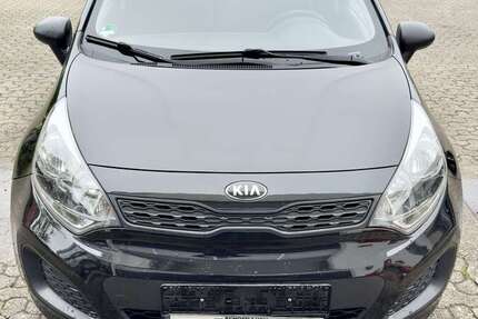 Kia Rio 126.393 km 5.299 &euro; Solingen 42653