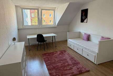 Wohnung Oberhausen Alt-Oberhausen - 1 Zimmer, 80 m&sup2;, 300&euro; | Angebot:26586729