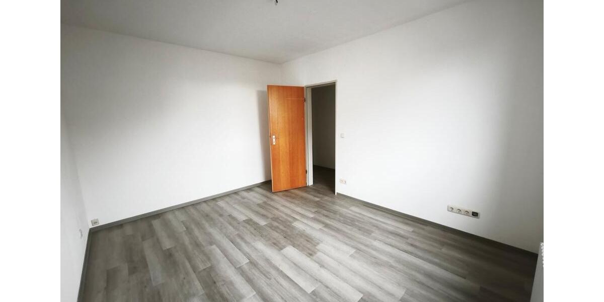 Etagenwohnung Duisburg Huckingen - 3 Zimmer, 92 m&sup2;, 1.050&euro; | Angebot:27586893