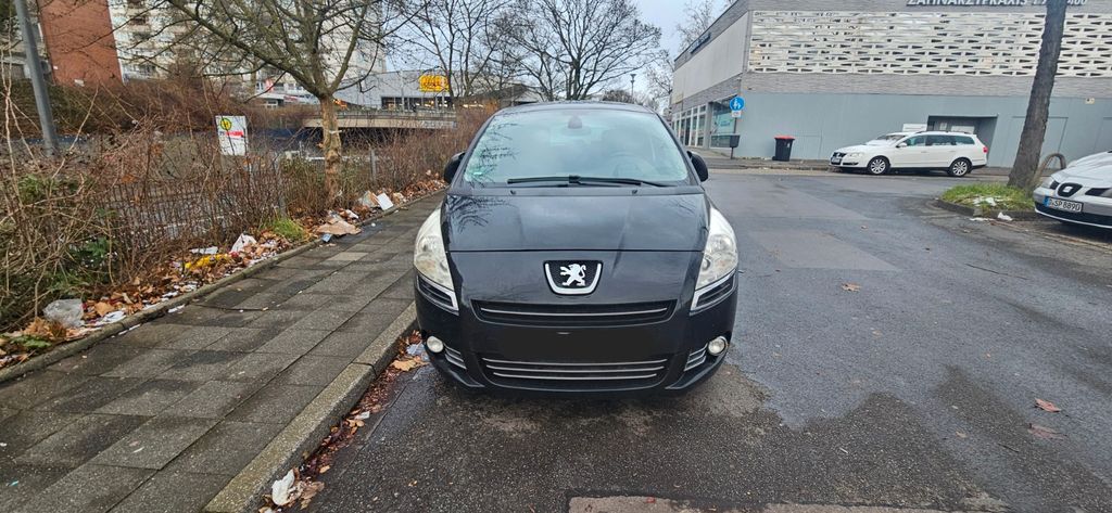 Peugeot 5008 241.800 km 2.700 &euro; Düsseldorf 40595