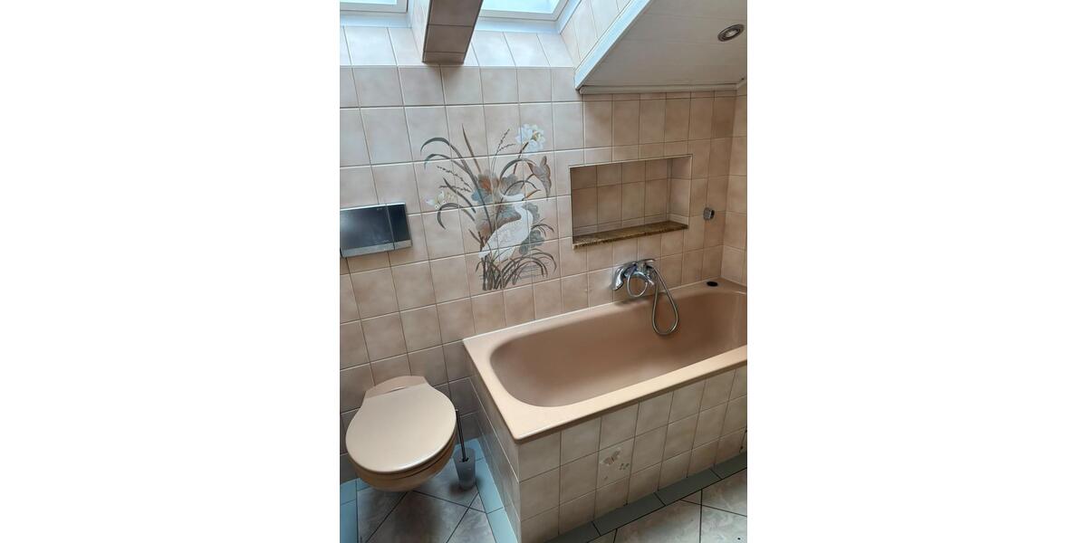 Dachgeschoßwohnung Wuppertal Arrenberg - 3 Zimmer, 82 m&sup2;, 750&euro; | Angebot:27556794
