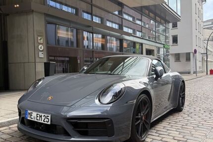 Porsche 992 9.000 km 205.000 &euro; Heiligenhaus 42579