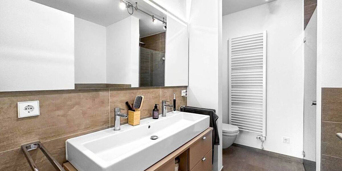 Etagenwohnung Düsseldorf Friedrichstadt - 4 Zimmer, 147 m&sup2;, 3.000&euro; | Angebot:26788242