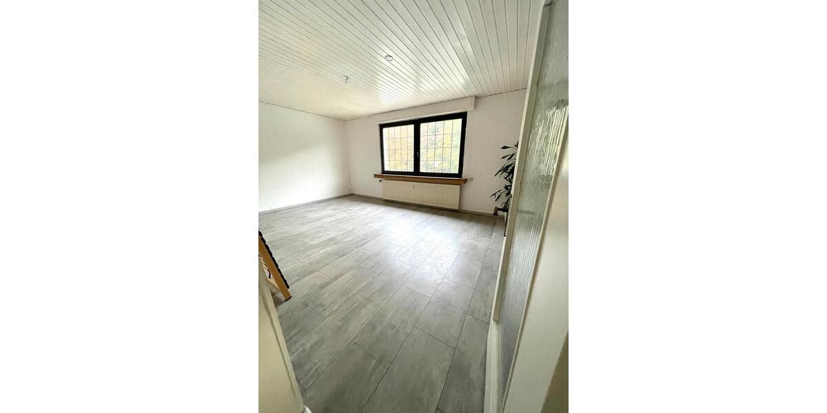 Etagenwohnung Herne Sodingen - 5.5 Zimmer, 122 m&sup2;, 1.100&euro; | Angebot:25844811