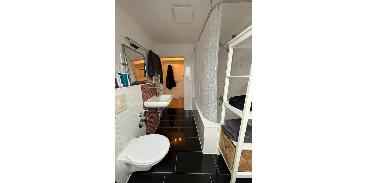 Dachgeschoßwohnung Duisburg Duisburg-Mitte - 3.5 Zimmer, 65 m&sup2;, 130.000&euro; | Angebot:25908168