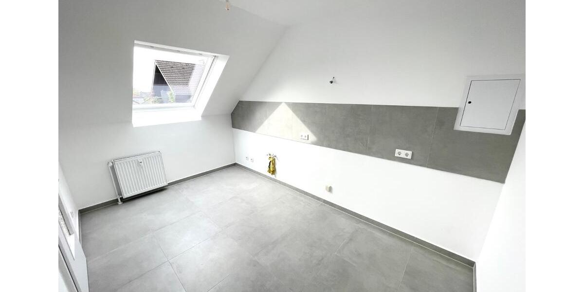 Dachgeschoßwohnung Solingen Burg - 3 Zimmer, 80 m&sup2;, 899&euro; | Angebot:25831726