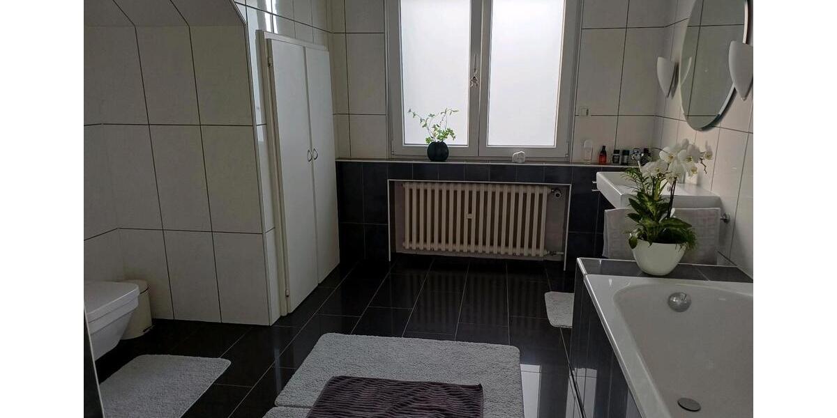 Doppelhaushälfte Duisburg Rheinhausen - 4 Zimmer, 140 m&sup2;, 490.000&euro; | Angebot:27457364