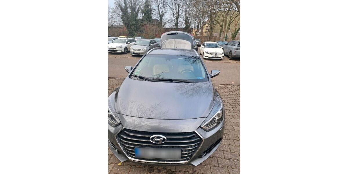 Hyundai i40 150.000 km 10.500 &euro; Duisburg 47055