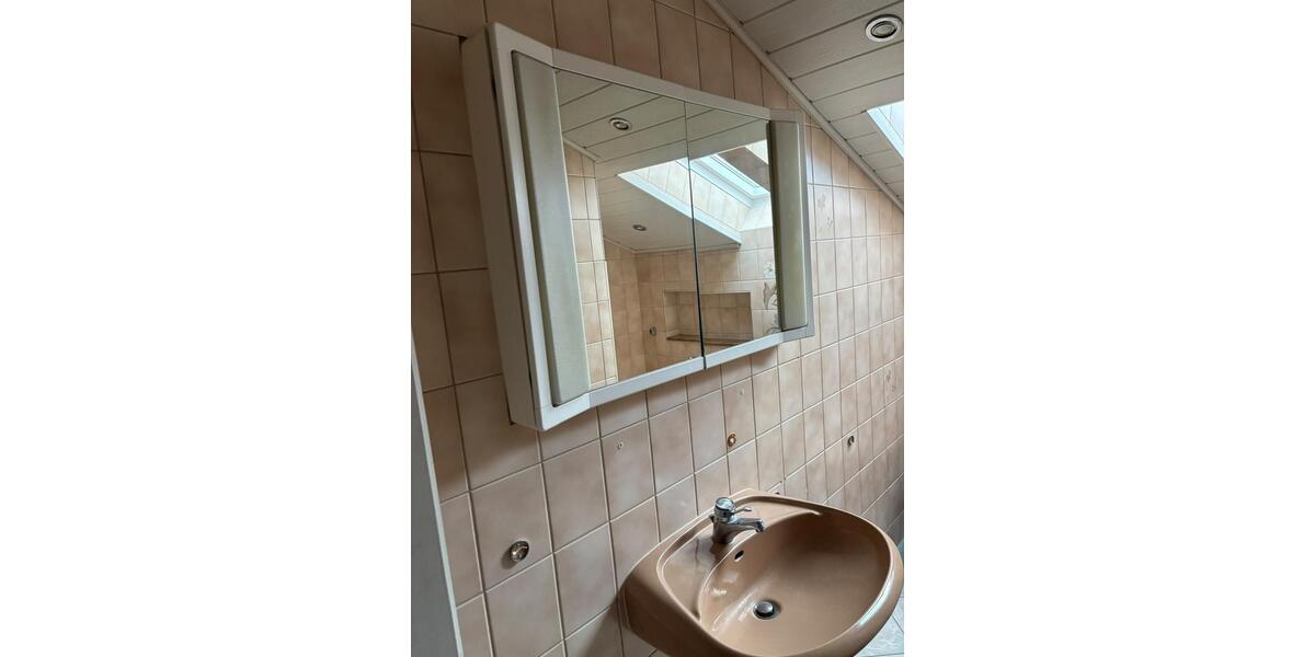 Dachgeschoßwohnung Wuppertal Arrenberg - 3 Zimmer, 82 m&sup2;, 750&euro; | Angebot:27556794