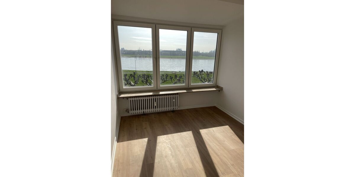 Beste Lage in Oberkassel mit Traumblick auf den Rhein - Maisonettenwohnung Düsseldorf Oberkassel | Angebot:26964483