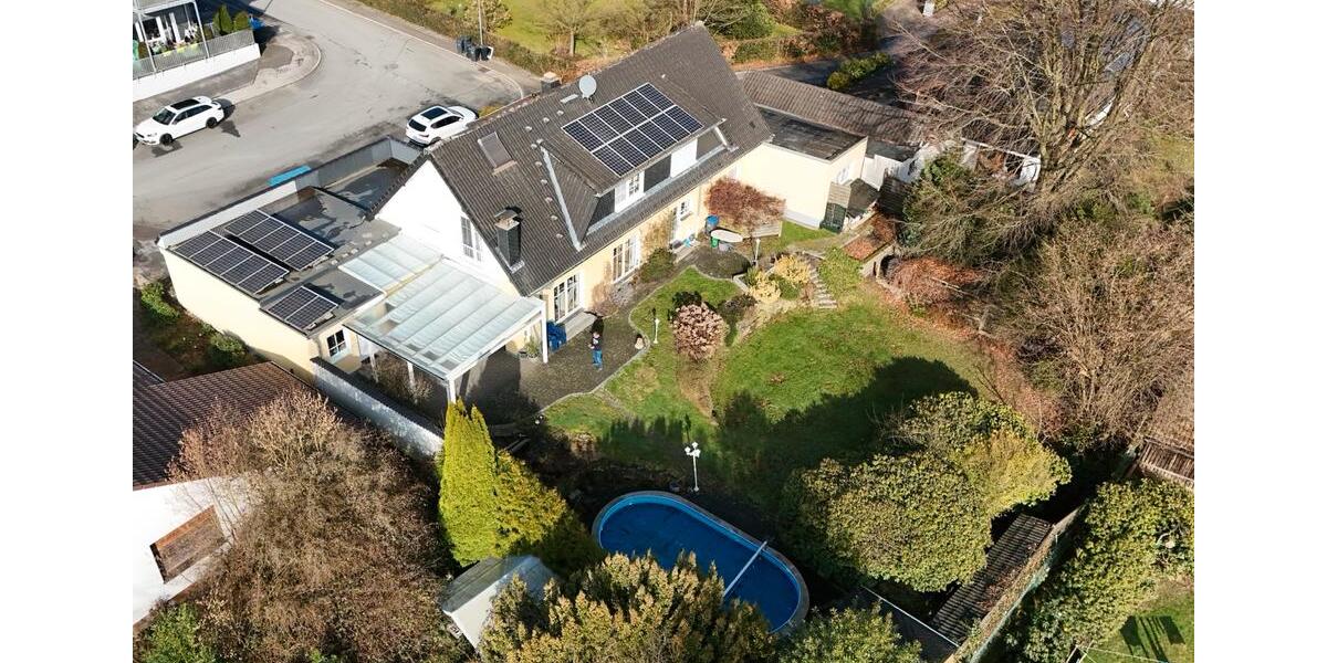 Einfamilienhaus Wermelskirchen - 9 Zimmer, 256 m&sup2;, 859.000&euro; | Angebot:25813936